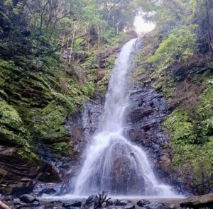 Shivling waterfalls valpoi ( Pali waterfall )